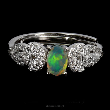 Pierścionek z opalem i cyrkoniami