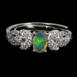Pierścionek z opalem i cyrkoniami