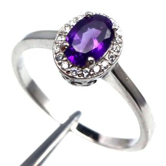 Pierścionek z ametystem i cyrkonami