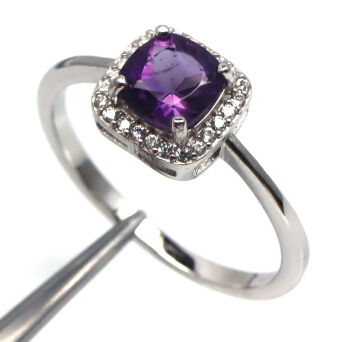 Pierścionek z ametystem i cyrkonami