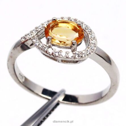 Pierścionek z cytrynem i cyrkonami