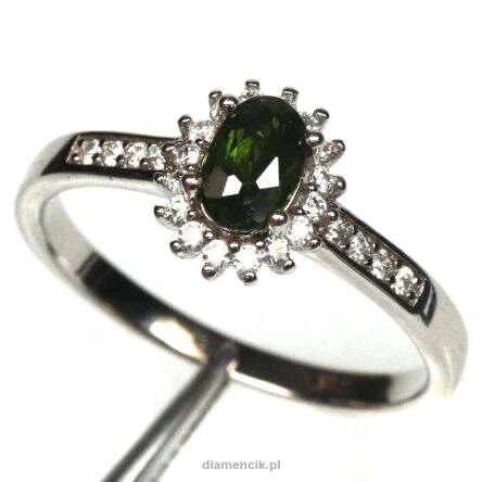 Pierścionek z diopsydem i cyrkoniami