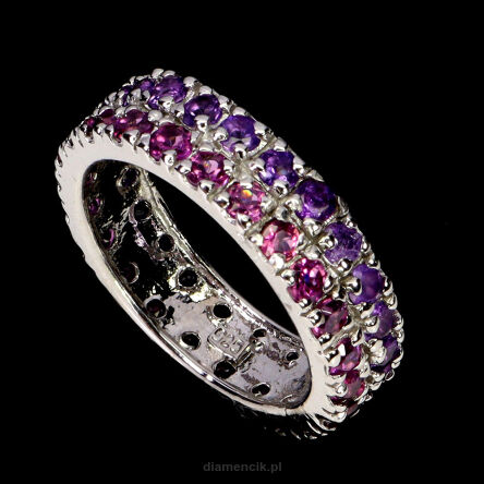Pierścionek z malinowymi granatami i ametystami