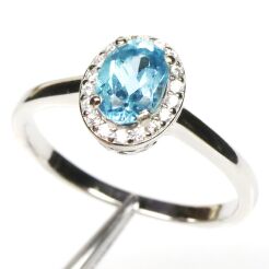 Pierścionek z topazem i cyrkonami