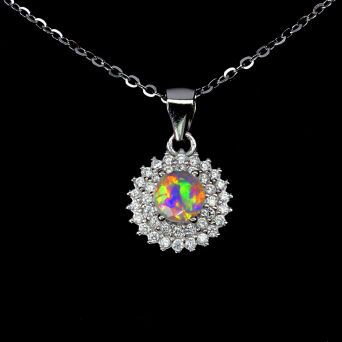 Naszyjnik z opalem i cyrkoniami