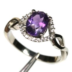 Pierścionek z ametystem i cyrkonami